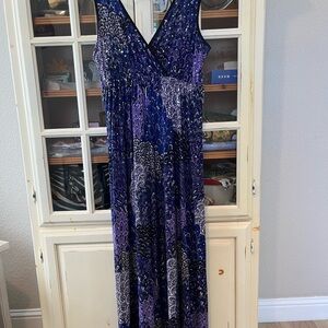 The Pyramid Collection Blue and Purple Printed V-Neck Maxi Dress